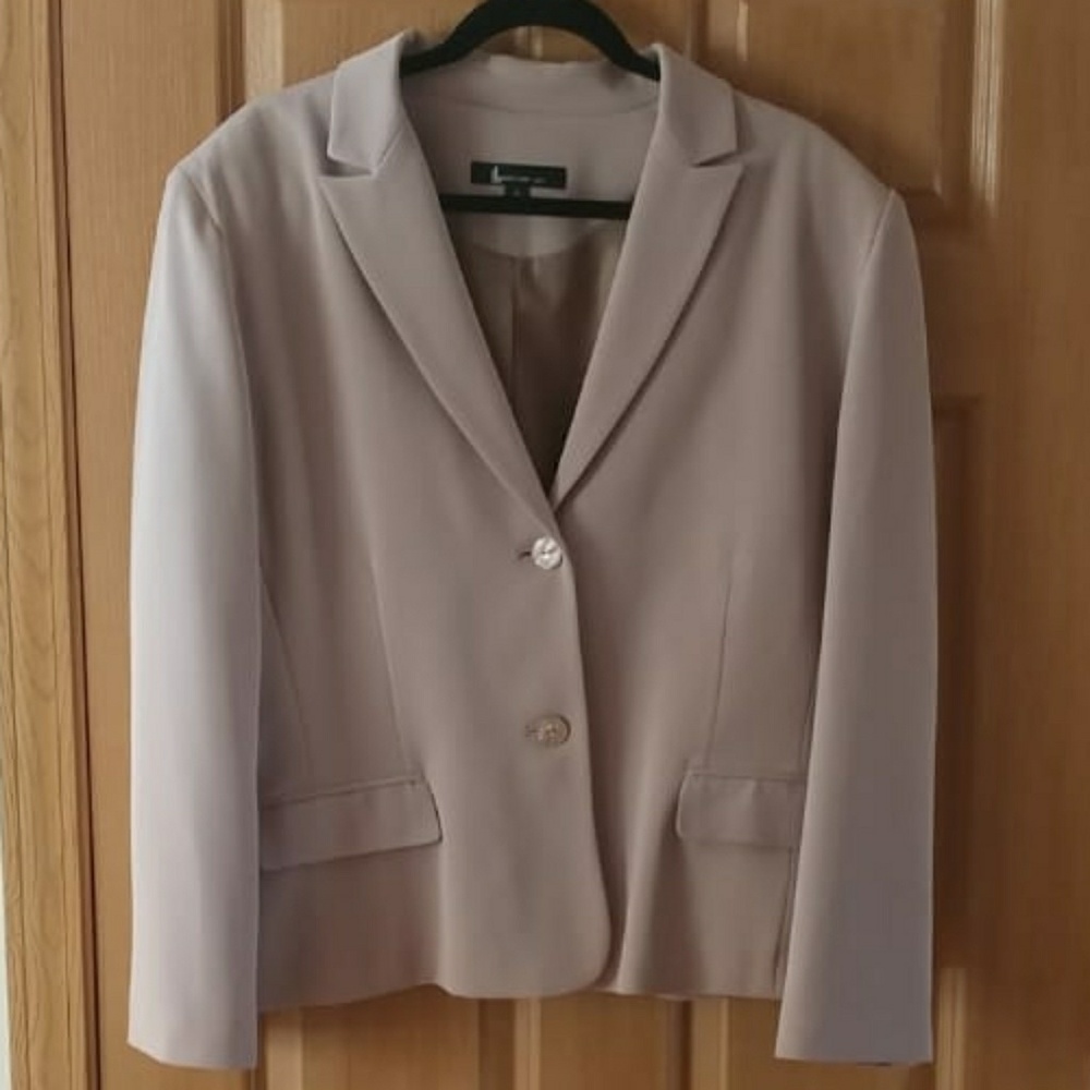 Cream suit jacket